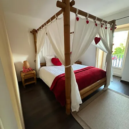 Kourline Villalunoterie Futuroscope Piscine * Oyre