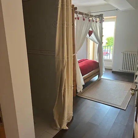 Kourline Villalunoterie Futuroscope Piscine בית הארחה Oyre