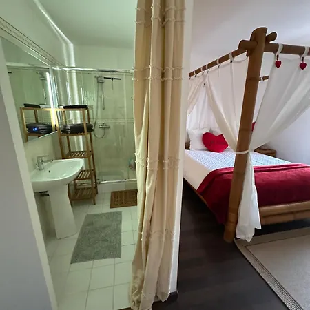 Kourline Villalunoterie Futuroscope Piscine Oyre